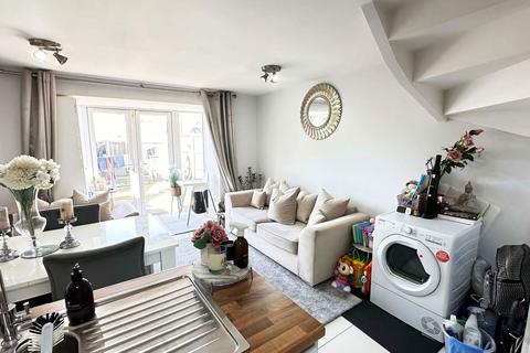 4 bedroom semi-detached house for sale, Burroughs Drive, Dartford DA1