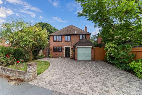 4 bedroom detached house for sale, Cross Meadow, Chesham, Buckinghamshire, HP5