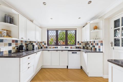 4 bedroom detached house for sale, Cross Meadow, Chesham, Buckinghamshire, HP5