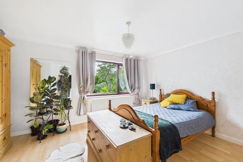 4 bedroom detached house for sale, Cross Meadow, Chesham, Buckinghamshire, HP5