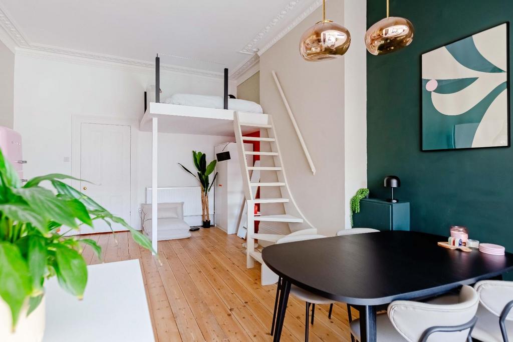 3 49 Sackville 5.JPG