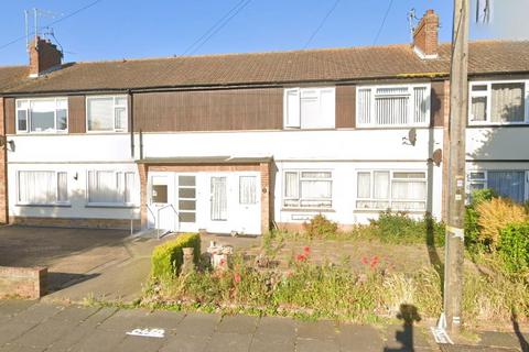 2 bedroom apartment for sale, Kings Avenue, Clacton-on-Sea CO15