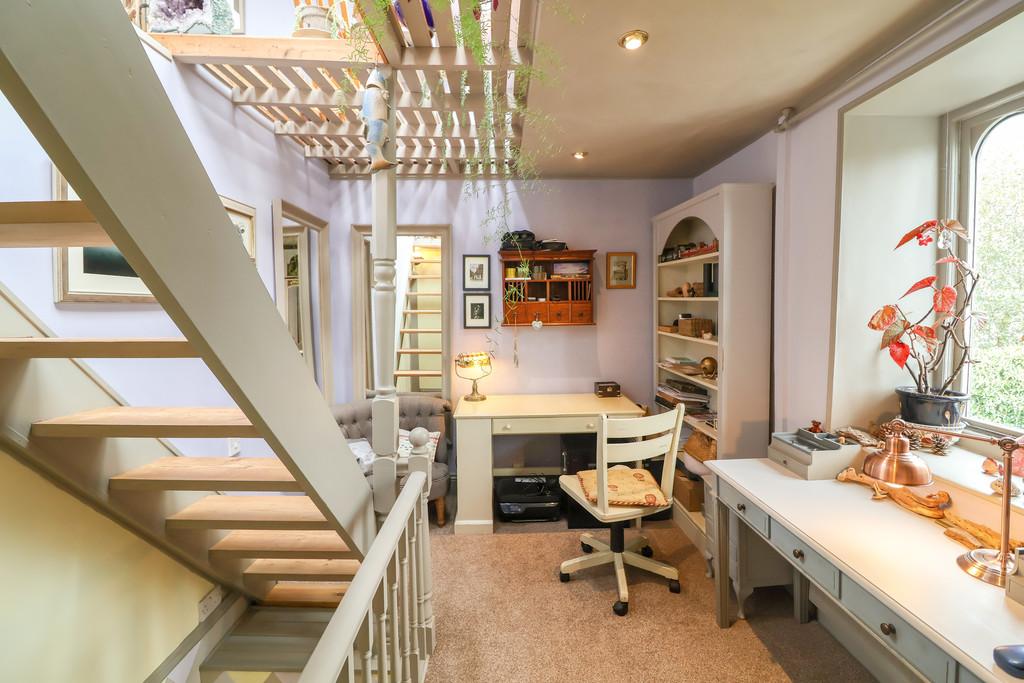 Study/Second bedroom