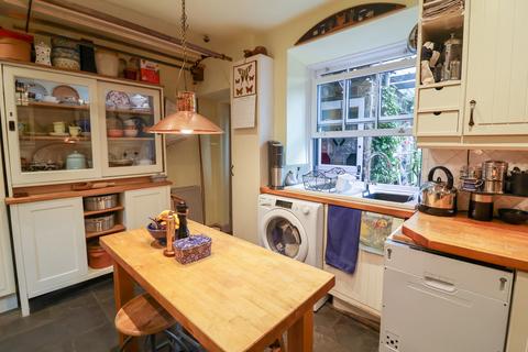 17 Bankbottom, Hadfield, Glossop, SK13 1BY