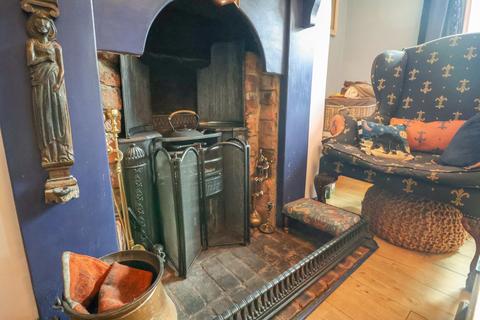 17 Bankbottom, Hadfield, Glossop, SK13 1BY
