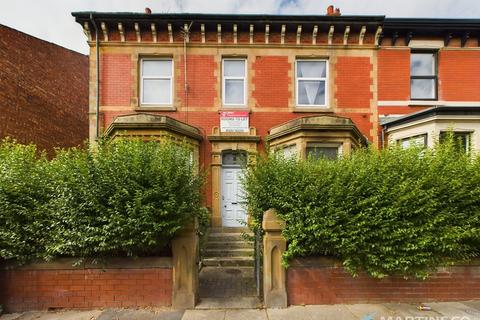 2 bedroom apartment to rent, Palatine Road, Blackpool FY1