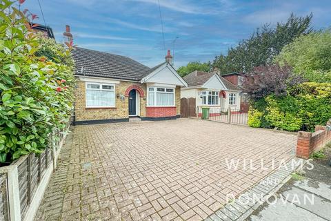 2 bedroom semi-detached bungalow for sale, Sweyne Avenue, Hockley