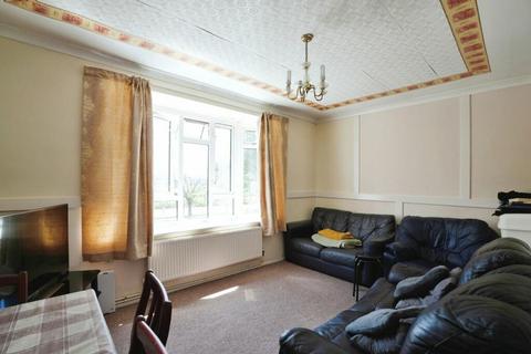 2 bedroom flat for sale, Southwold Drive, Barking, Essex, IG11