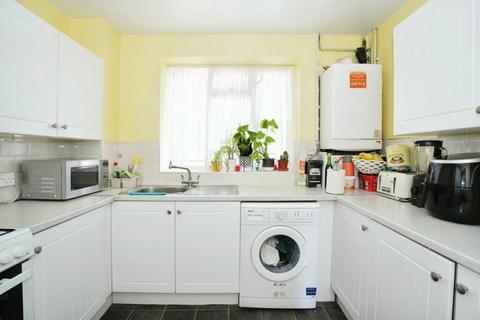 2 bedroom flat for sale, Southwold Drive, Barking, Essex, IG11