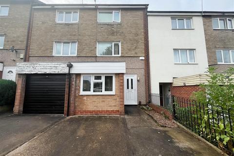 4 bedroom terraced house to rent, Barkla Close, Nottingham NG11