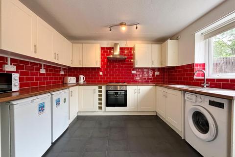 4 bedroom terraced house to rent, Barkla Close, Nottingham NG11