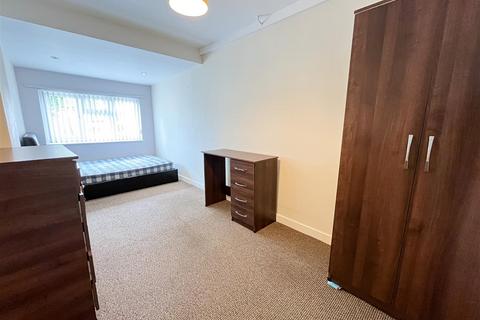 4 bedroom terraced house to rent, Barkla Close, Nottingham NG11