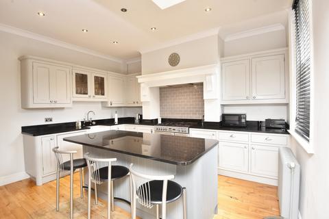 4 bedroom terraced house for sale, Duchy Avenue, Harrogate