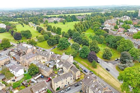 4 bedroom end of terrace house for sale, Devonshire Place, Harrogate