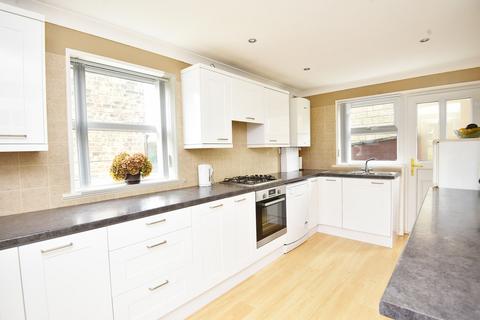 4 bedroom end of terrace house for sale, Devonshire Place, Harrogate