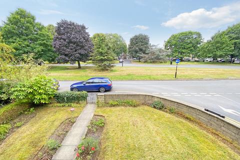 4 bedroom end of terrace house for sale, Devonshire Place, Harrogate