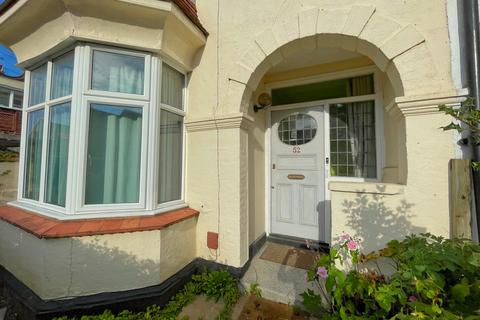 5 bedroom end of terrace house for sale, Oakleigh Park Drive, Southend On Sea SS9