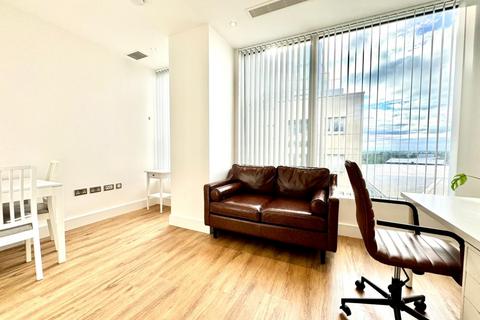 Studio to rent, Westgate House W5