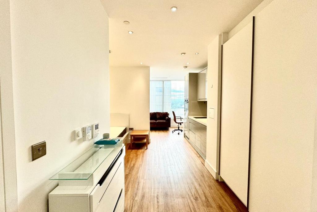 Apartment in London - View 5