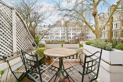 4 bedroom apartment to rent, Cornwall Gardens, SW7