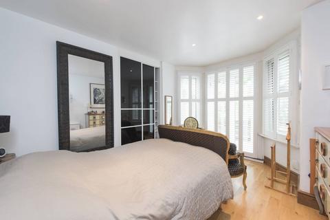 1 bedroom flat for sale, Gauden Road, Clapham North, London, SW4