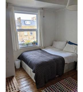 1 bedroom in a flat share to rent, Bath Road, London N9