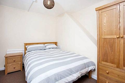 1 bedroom in a flat share to rent, Anson Road, London N7