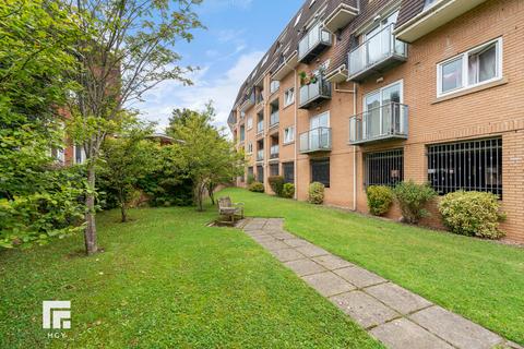 2 bedroom apartment for sale, Lakelands Court, Rhydypenau Rd