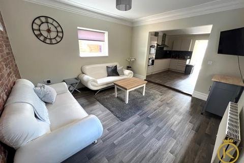 1 bedroom property to rent, Queens Road