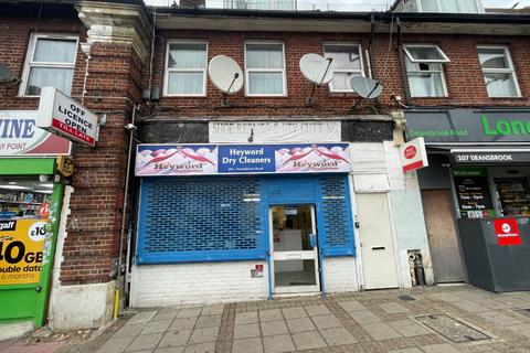 Property to rent, Deansbrook Road, Edgware, Greater London, HA8 9BU