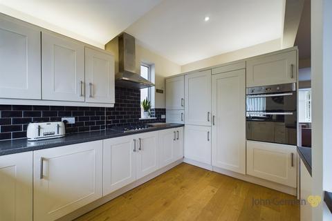 119 Henhurst Hill, Burton-on-trent, DE13 9SZ