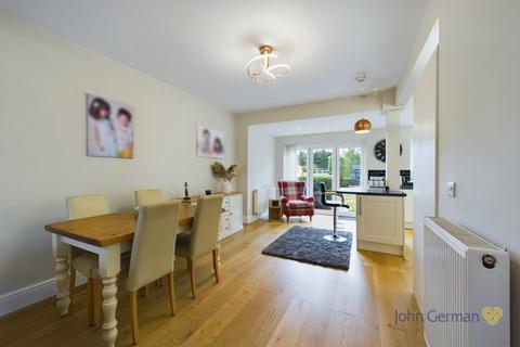 119 Henhurst Hill, Burton-on-trent, DE13 9SZ