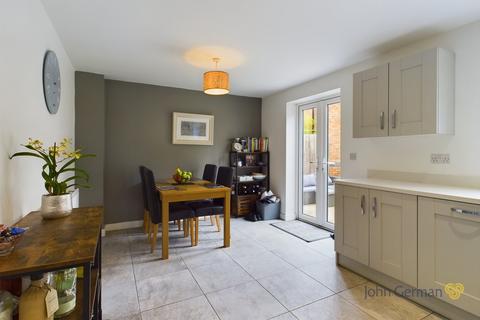 3 Bishop Close, Burton-on-trent, DE13 9EZ