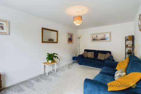 3 Bishop Close, Burton-on-trent, DE13 9EZ