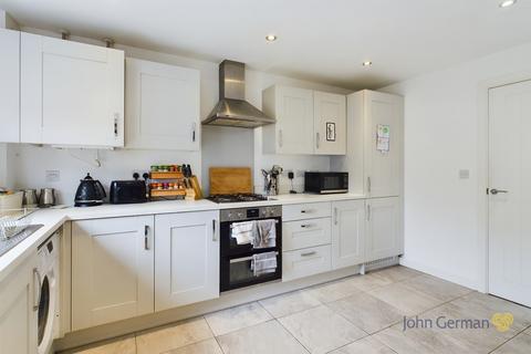 3 Bishop Close, Burton-on-trent, DE13 9EZ