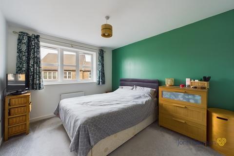 3 Bishop Close, Burton-on-trent, DE13 9EZ