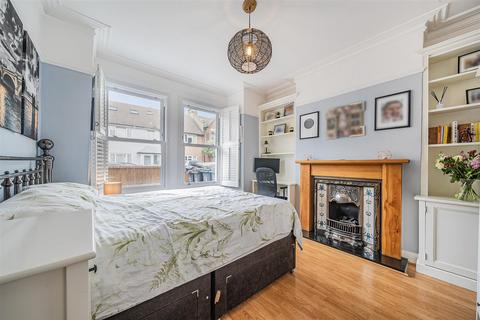 35 Clarendon Road, London, SW19 2DX