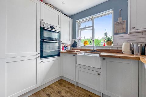 39 Manor Gardens, Warminster, BA12 8PN