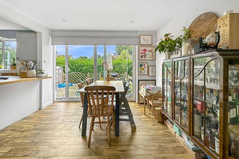 39 Manor Gardens, Warminster, BA12 8PN