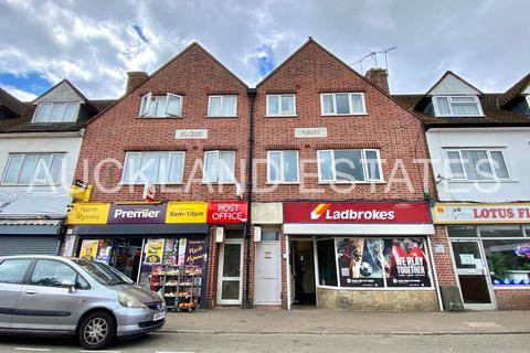 4 bedroom flat to rent, Dellsome Lane, Hatfield AL9