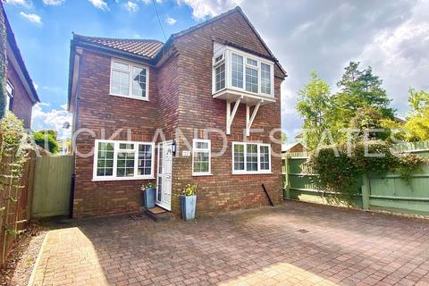 4 bedroom detached house for sale, Bearwood Close, Potters Bar EN6