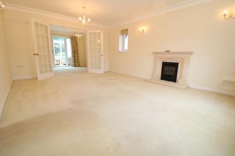 4 bedroom detached house to rent, The Street, Capel