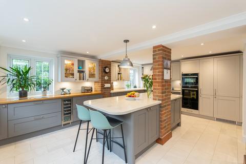 5 bedroom detached house for sale, The Street, Capel