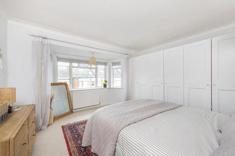 2 bedroom flat for sale, St Leonards Court, St Leonards Road, London