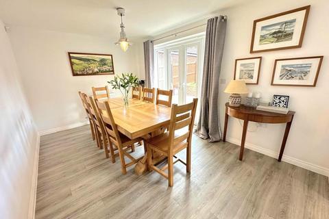 6 Eider Close, Northampton, NN4 9AD