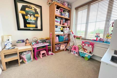 6 Eider Close, Northampton, NN4 9AD