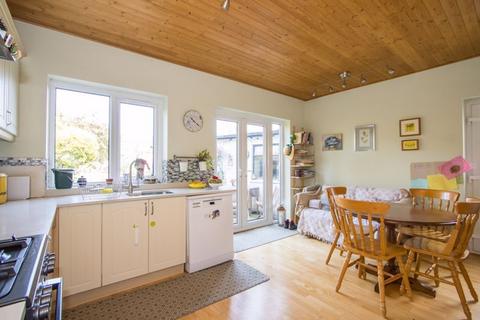 12 Augusta Crescent, Penarth, CF64 5RL