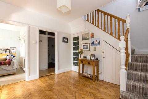12 Augusta Crescent, Penarth, CF64 5RL