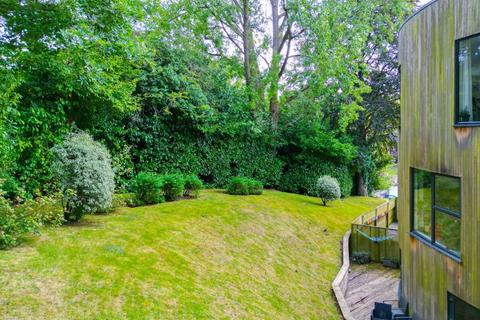 12 Timpani Hill, Warlingham, CR6 9BS
