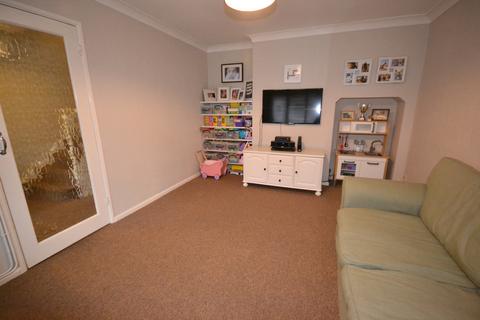 50 Rayfield, Epping, CM16 5AD